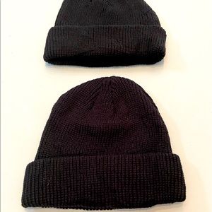 Black watchmen beanies. 2. Avg size person. Hand wash only. Lay flat to dry.